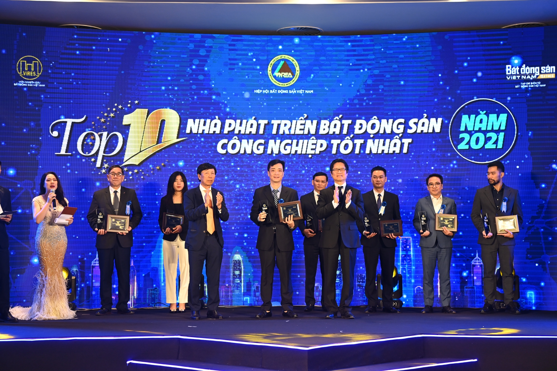 Viglacera is honored to receive the award of Top 10 best industrial real estate developers in 2021